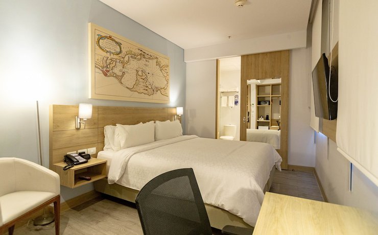 Imagen de la habitación del Hotel Holiday Inn Express Cartagena Manga, An Ihg. Foto 17