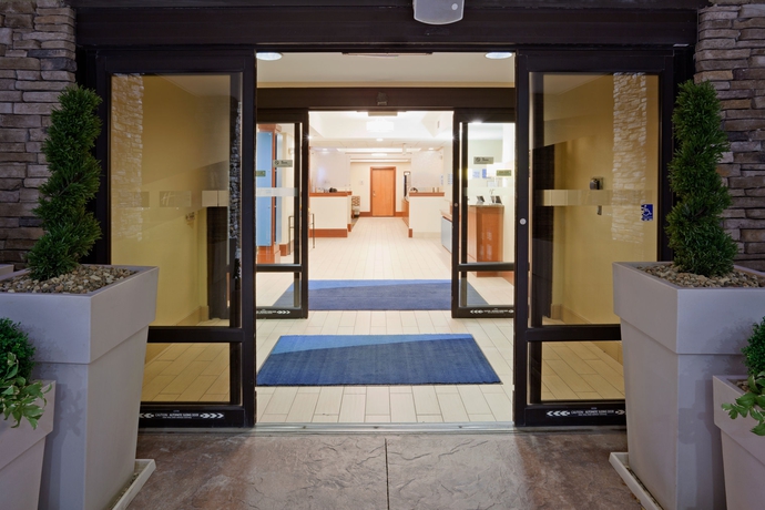 Imagen de los exteriores del Hotel Holiday Inn Express Cedar Rapids (collins Rd), An Ihg. Foto 7