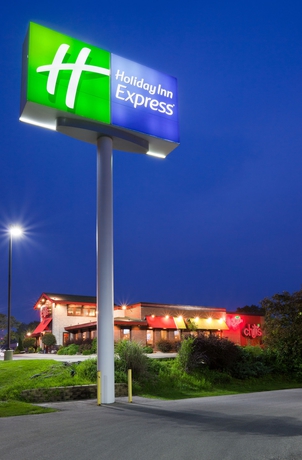 Imagen de los exteriores del Hotel Holiday Inn Express Cedar Rapids (collins Rd), An Ihg. Foto 9
