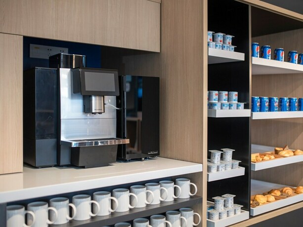 Imagen del bar/restaurante del Hotel Holiday Inn Express Changchun Jingyue, An Ihg. Foto 14