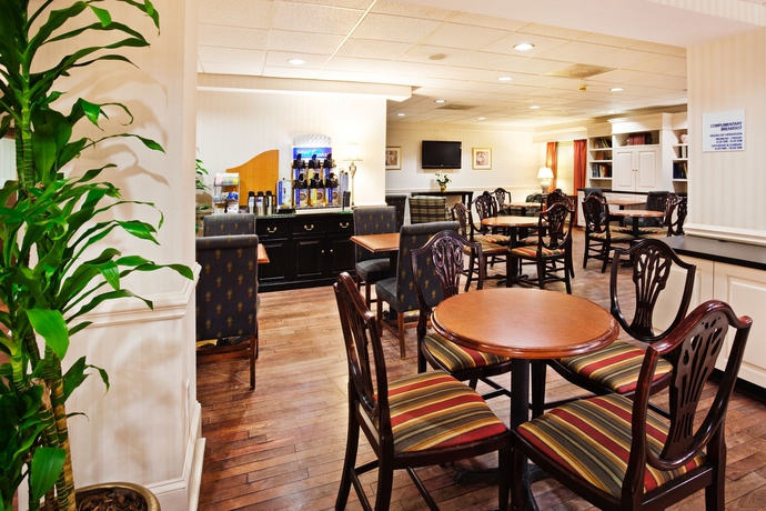 Imagen del bar/restaurante del Hotel Holiday Inn Express Charleston US Hwy 17 & I-526. Foto 3