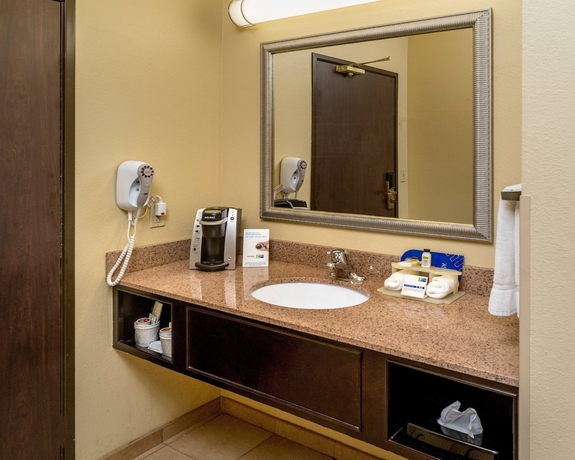 Imagen de la habitación del Hotel Holiday Inn Express Charleston-kanawha City, An Ihg. Foto 10