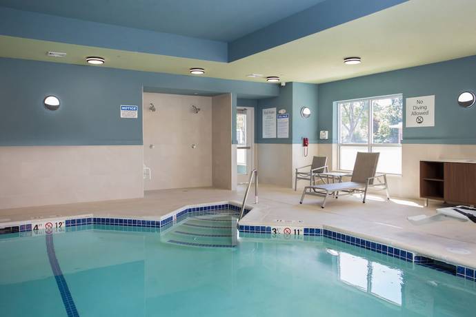 Imagen de la piscina del Hotel Holiday Inn Express Chelmsford, An Ihg. Foto 20