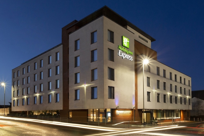 Imagen general del Hotel Holiday Inn Express Cheltenham, An Ihg. Foto 3
