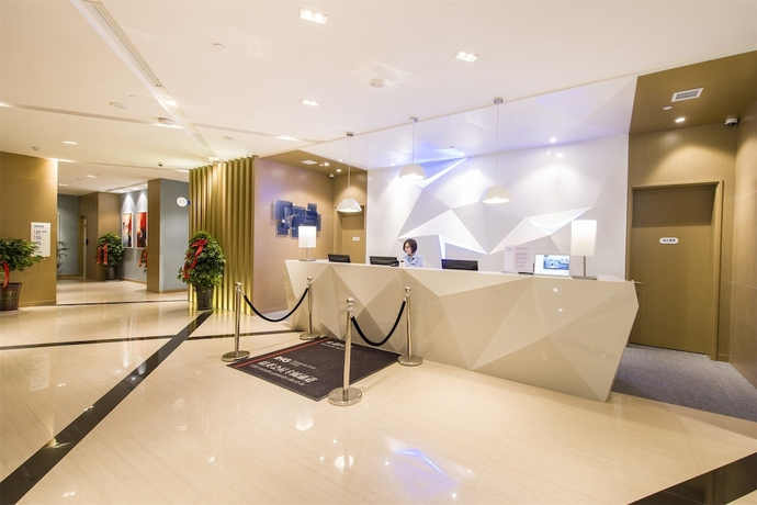 Imagen de los interiores del Hotel Holiday Inn Express Chengde Downtown. Foto 16
