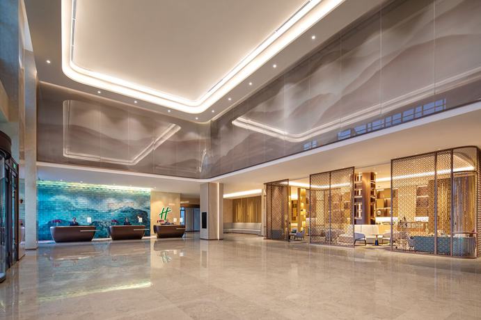 Imagen de los interiores del Hotel Holiday Inn Express Chengde Park View. Foto 16