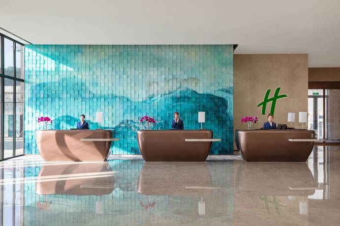 Imagen de los interiores del Hotel Holiday Inn Express Chengde Park View. Foto 17