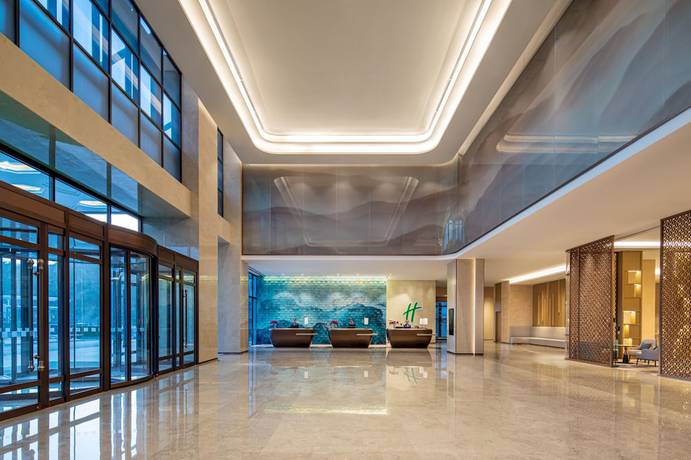 Imagen de los interiores del Hotel Holiday Inn Express Chengde Park View. Foto 18