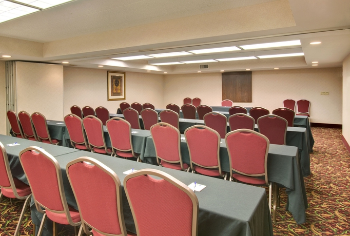 Imagen de los interiores del Hotel Holiday Inn Express Chicago-downers Grove, An Ihg. Foto 16