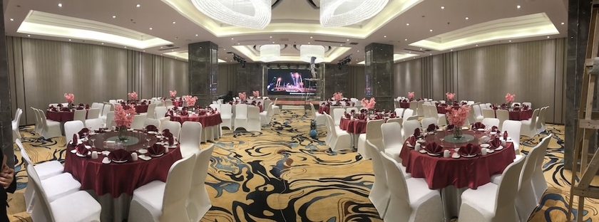 Imagen de los interiores del Hotel Holiday Inn Express Chongqing Guanyinqiao. Foto 17