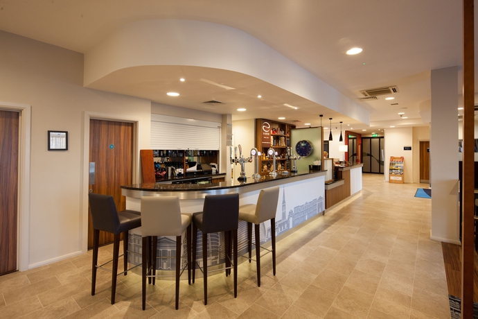 Imagen del bar/restaurante del Hotel Holiday Inn Express Ciudad de Leicester. Foto 3