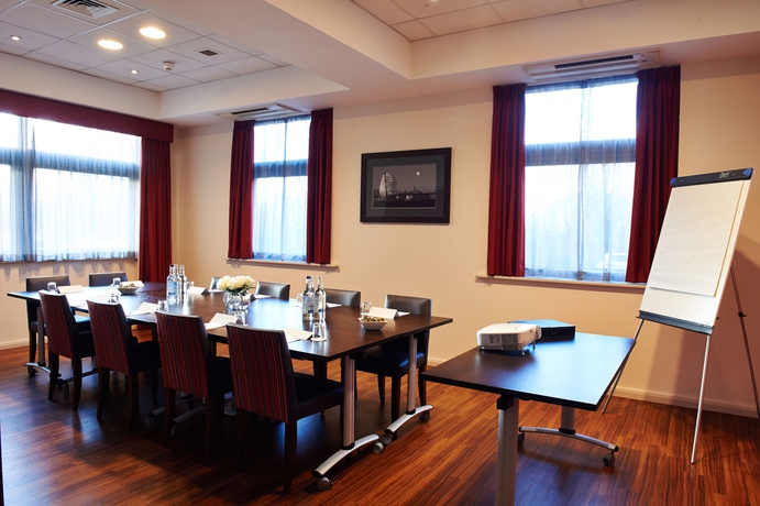 Imagen de los interiores del Hotel Holiday Inn Express Ciudad de Leicester. Foto 14