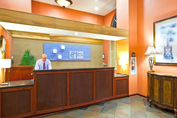 Imagen de los interiores del Hotel Holiday Inn Express Clearwater East - Icot Center. Foto 10