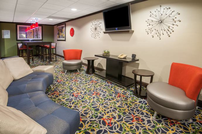 Imagen de los interiores del Hotel Holiday Inn Express Cleveland Airport - Brookpark, An Ihg. Foto 17