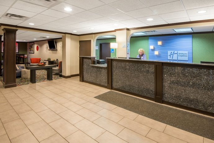 Imagen de los interiores del Hotel Holiday Inn Express Cleveland Airport - Brookpark, An Ihg. Foto 20