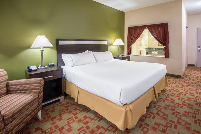 Imagen de la habitación del Hotel Holiday Inn Express Cleveland Airport - Brookpark, An Ihg. Foto 9