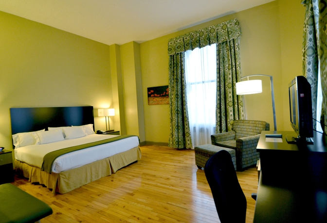 Imagen de la habitación del Hotel Holiday Inn Express Cleveland Downtown, An Ihg. Foto 5