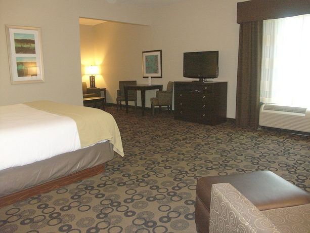 Imagen de la habitación del Hotel Holiday Inn Express Cleveland Northwest, An Ihg. Foto 7