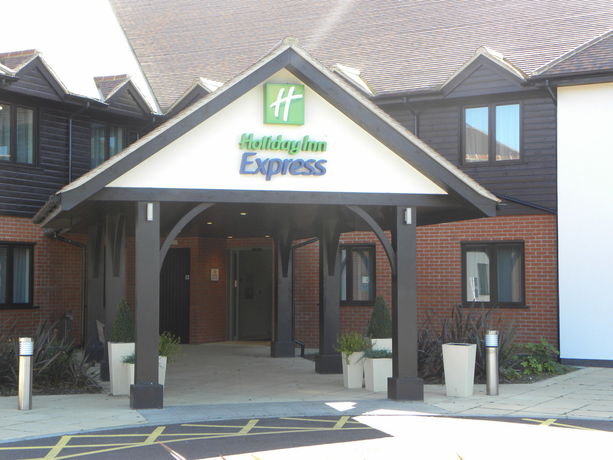 Imagen de los exteriores del Hotel Holiday Inn Express Colchester. Foto 11