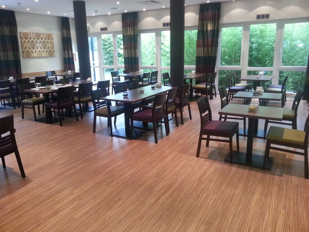 Imagen del bar/restaurante del Hotel Holiday Inn Express Colonia -Troisdorff. Foto 2