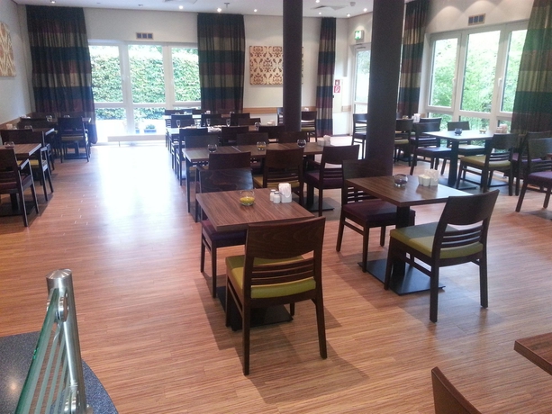 Imagen del bar/restaurante del Hotel Holiday Inn Express Colonia -Troisdorff. Foto 5