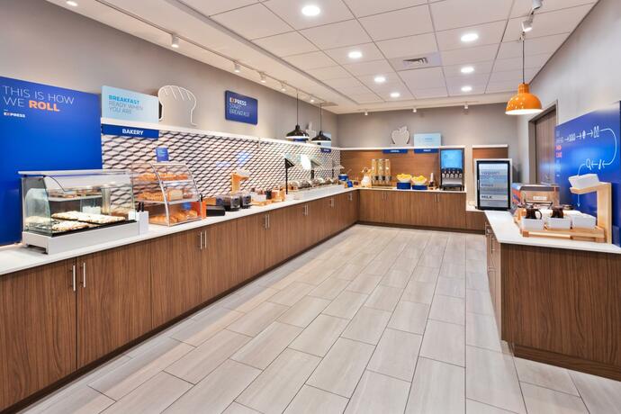Imagen del bar/restaurante del Hotel Holiday Inn Express Columbus Northeast, an IHG. Foto 18
