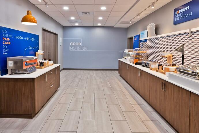 Imagen del bar/restaurante del Hotel Holiday Inn Express Columbus Northeast, an IHG. Foto 19