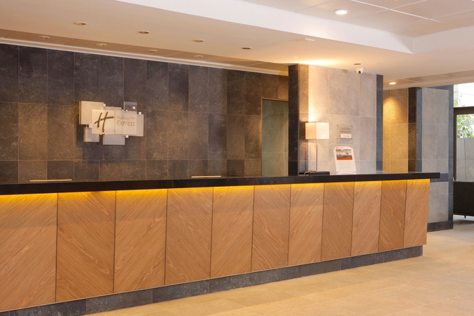 Imagen de los interiores del Hotel Holiday Inn Express Concepcion. Foto 11