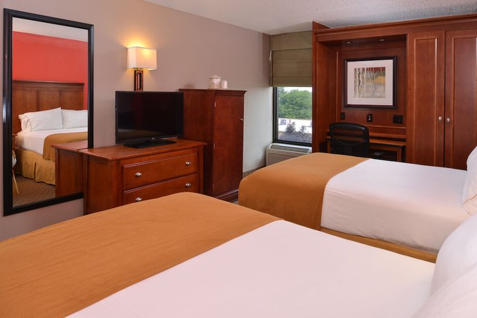 Imagen de la habitación del Hotel Holiday Inn Express Crestwood. Foto 5