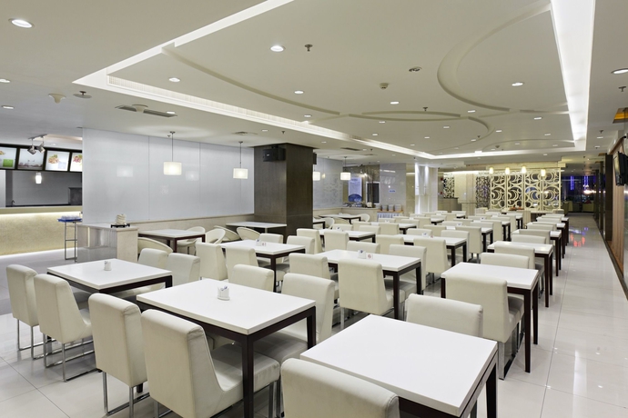 Imagen del bar/restaurante del Hotel Holiday Inn Express Dalian City Centre. Foto 3