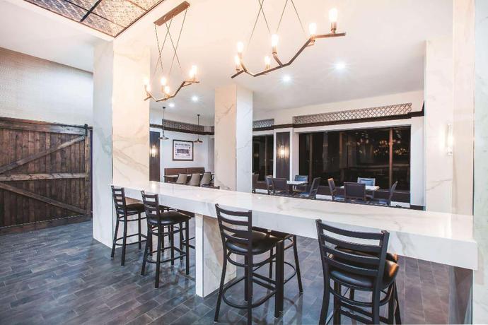 Imagen del bar/restaurante del Hotel Holiday Inn Express Dallas Downtown, An Ihg. Foto 7