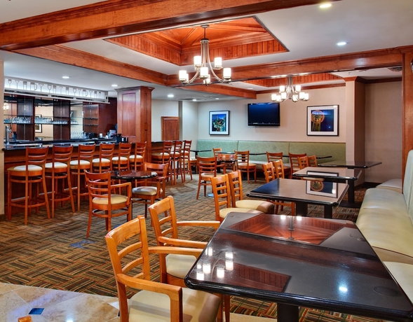 Imagen del bar/restaurante del Hotel Holiday Inn Express Dallas Medical-Market Center by IHG. Foto 8