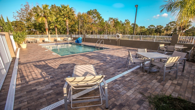 Imagen de la piscina del Hotel Holiday Inn Express Daytona Beach - Speedway, An Ihg. Foto 18