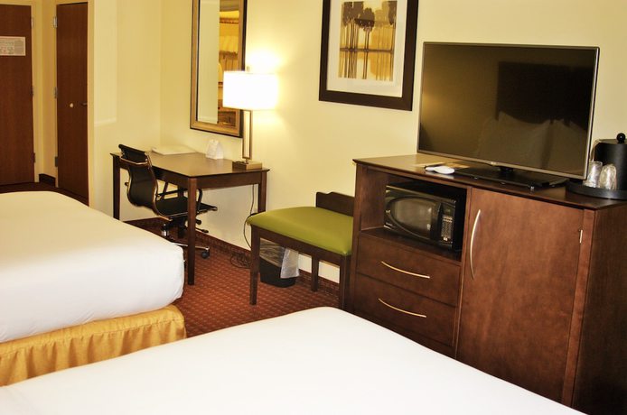 Imagen de la habitación del Hotel Holiday Inn Express Defuniak Springs, An Ihg. Foto 7