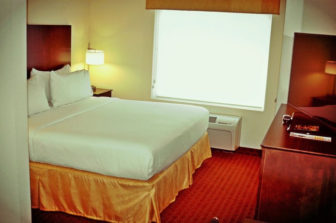 Imagen de la habitación del Hotel Holiday Inn Express Defuniak Springs, An Ihg. Foto 15