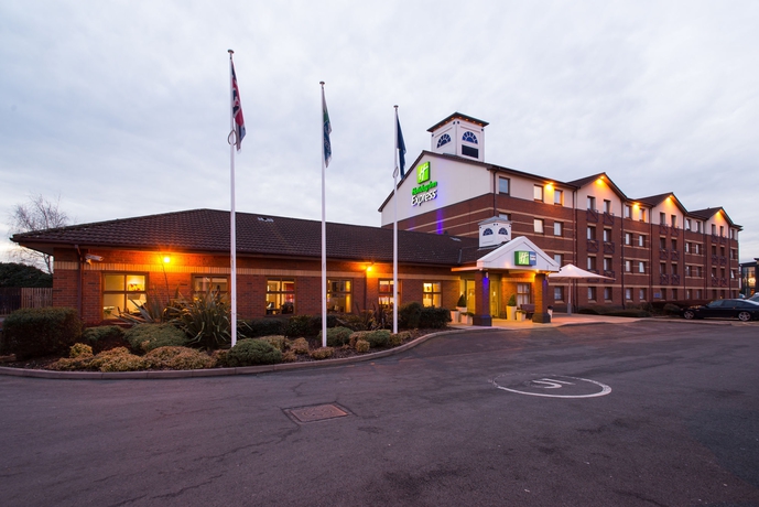 Imagen de los exteriores del Hotel Holiday Inn Express Derby Pride Park, An Ihg. Foto 10