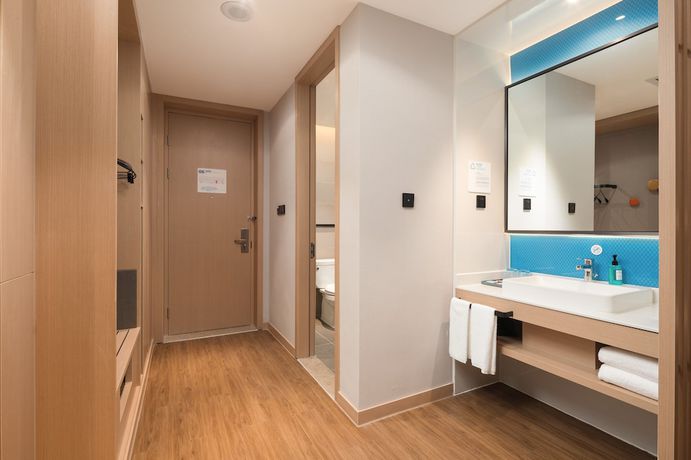 Imagen de la habitación del Hotel Holiday Inn Express Dongguan Marina Bay, An Ihg. Foto 16