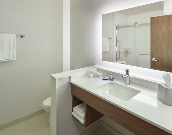 Imagen de la habitación del Hotel Holiday Inn Express Doral Miami, an IHG Hotel. Foto 9
