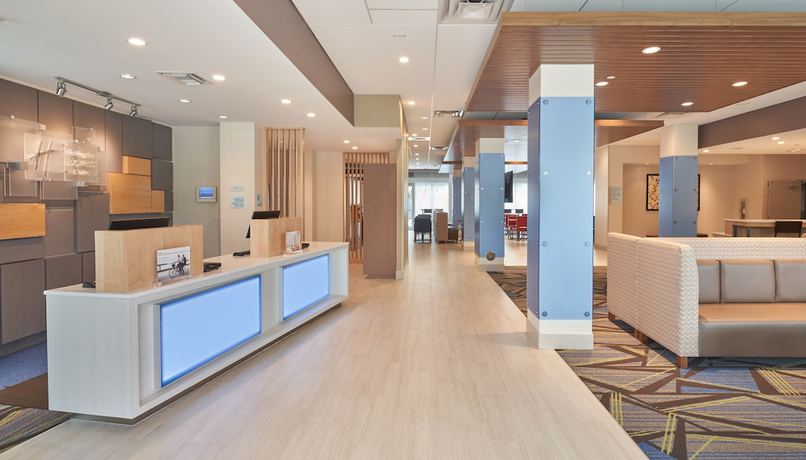 Imagen del bar/restaurante del Hotel Holiday Inn Express Doral Miami, an IHG Hotel. Foto 2