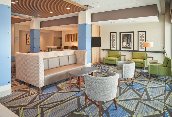 Imagen del bar/restaurante del Hotel Holiday Inn Express Doral Miami, an IHG Hotel. Foto 3