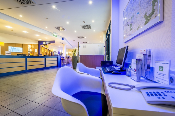 Imagen de los interiores del Hotel Holiday Inn Express Dortmund, An Ihg. Foto 14