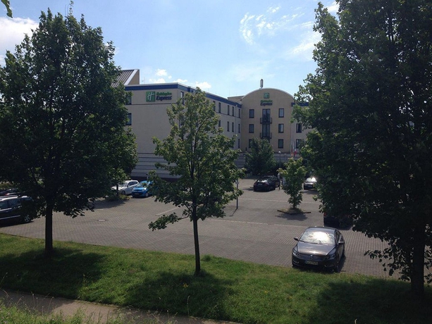 Imagen de los exteriores del Hotel Holiday Inn Express Dortmund, An Ihg. Foto 13
