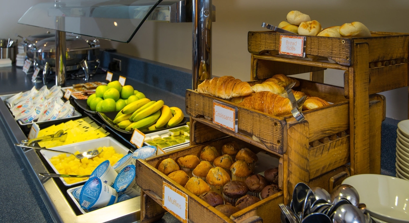 Imagen del bar/restaurante del Hotel Holiday Inn Express Droitwich M5, Jct.5. Foto 6