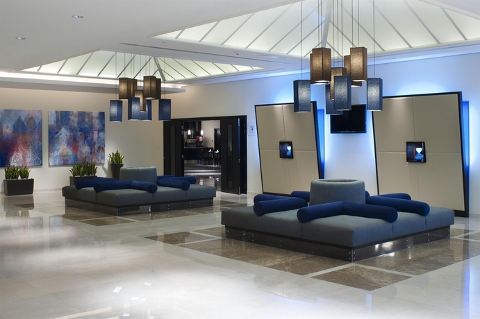 Imagen de los interiores del Hotel Holiday Inn Express Dubai Airport, An Ihg. Foto 13