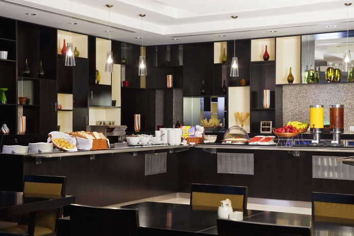 Imagen del bar/restaurante del Hotel Holiday Inn Express Dubai, Internet City, An Ihg. Foto 2