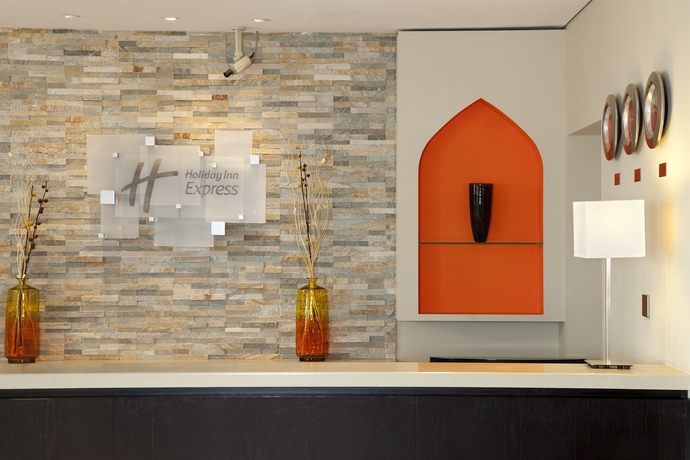 Imagen de los interiores del Hotel Holiday Inn Express Dubai Jumeirah, An Ihg. Foto 10