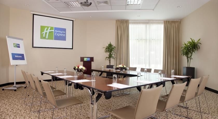 Imagen general del Hotel Holiday Inn Express Dubai Safa Park, An Ihg. Foto 7