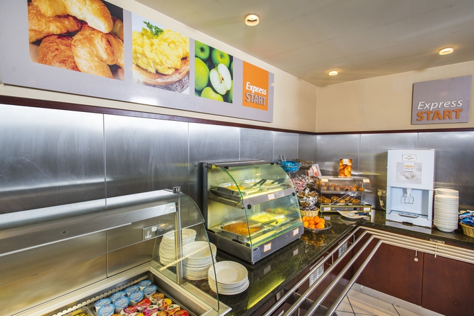 Imagen del bar/restaurante del Hotel Holiday Inn Express Dunfermline. Foto 3