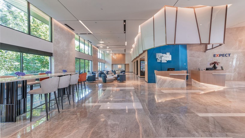 Imagen de los interiores del Hotel Holiday Inn Express E'Mei Qiliping. Foto 15