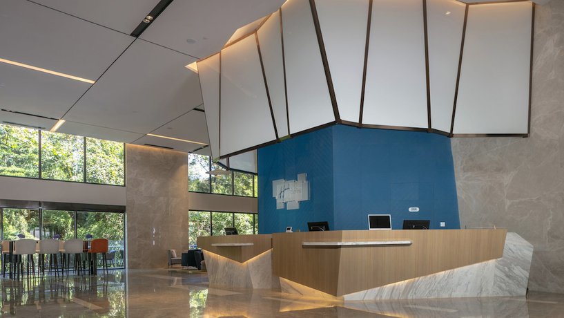 Imagen de los interiores del Hotel Holiday Inn Express E'Mei Qiliping. Foto 16